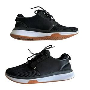 Kuru Women’s Atom sneaker size 6